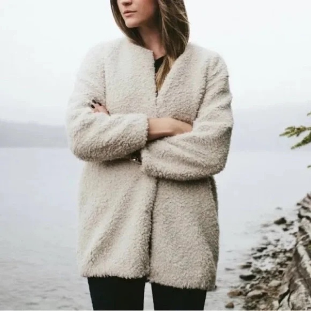 Wilfred Aritzia Cream Laboratoire Plush Teddy Sherpa Coat - Picture 13 of 14